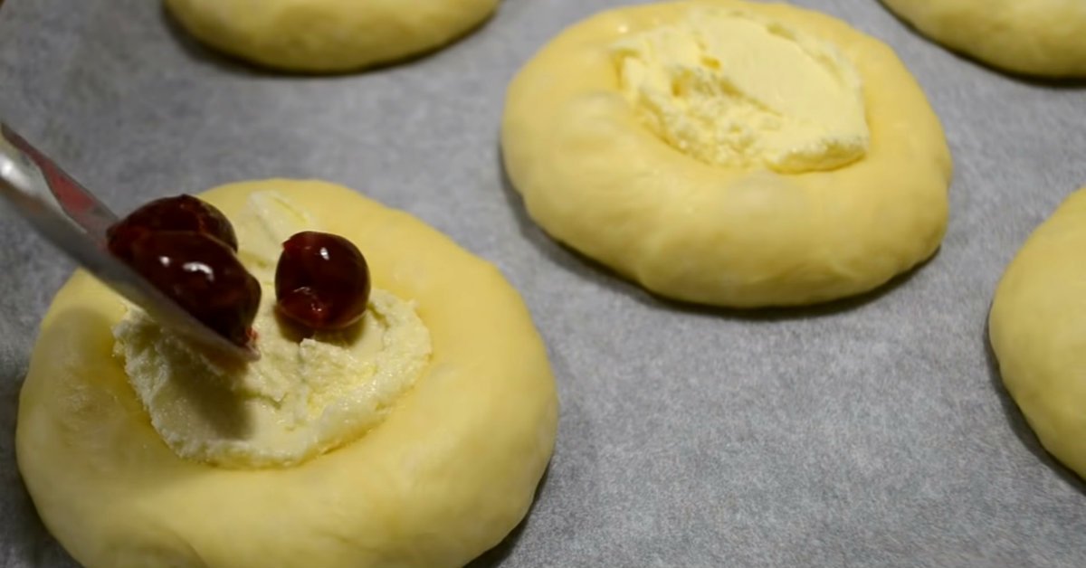 ватрушки с ягодами