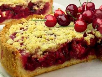 Вишневый пирог на кефире по-чешски