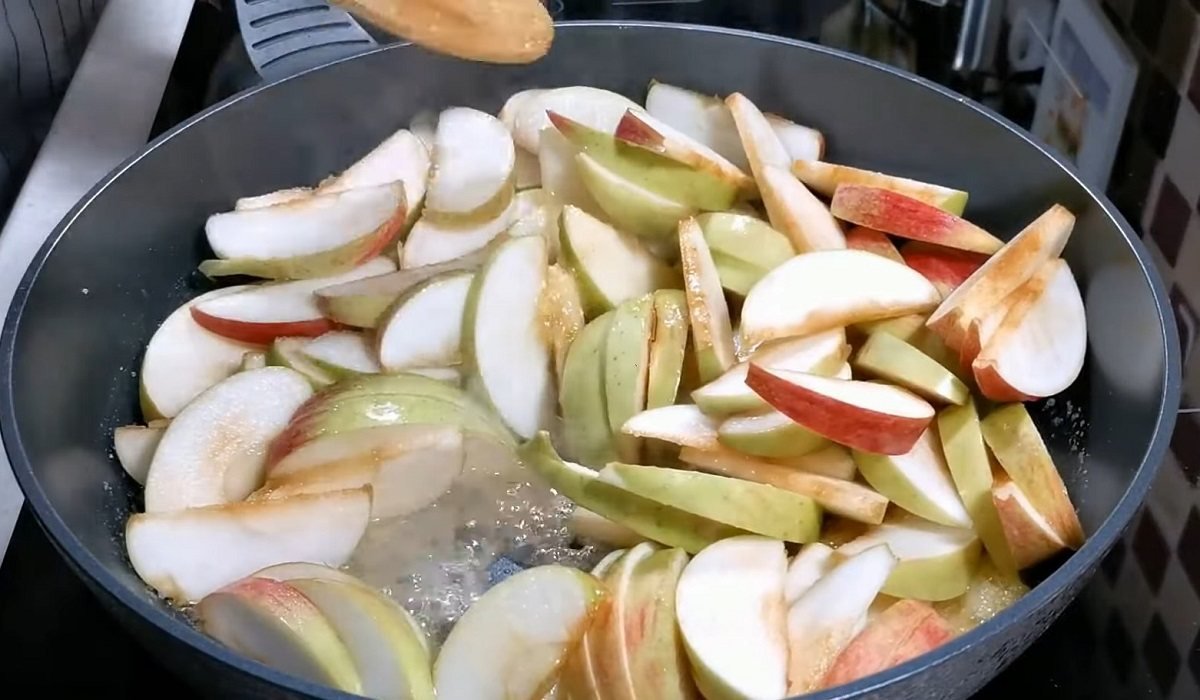 Яблочный пирог из лаваша с заливкой - Со Вкусом