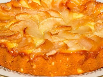 Яблочный пирог на молоке