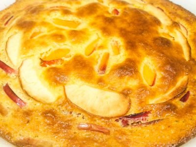 Яблочный пирог с заливным тестом