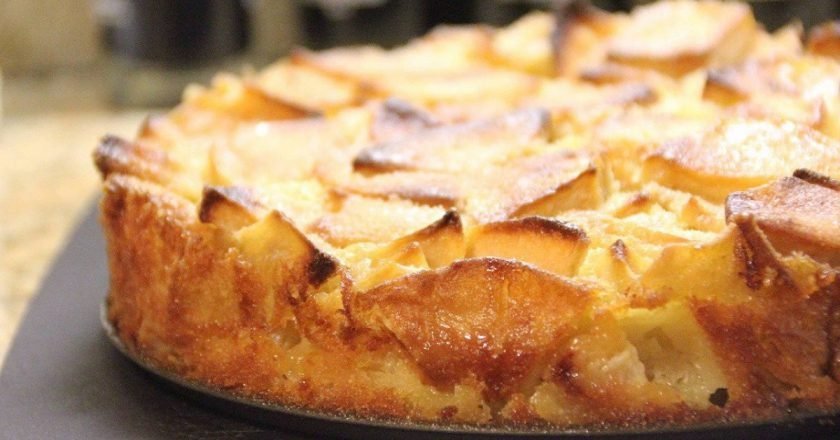 як приготувати заливний пиріг з яблуками