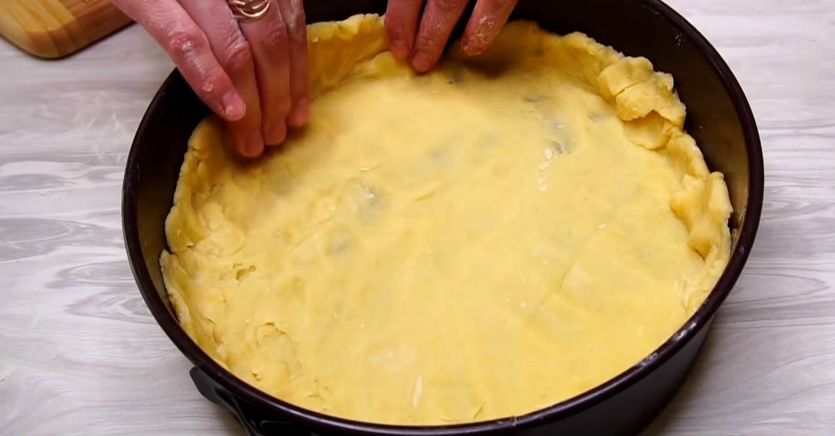 тесто в форме