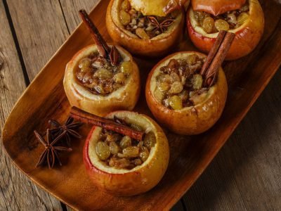 Яблоки с мёдом и изюмом