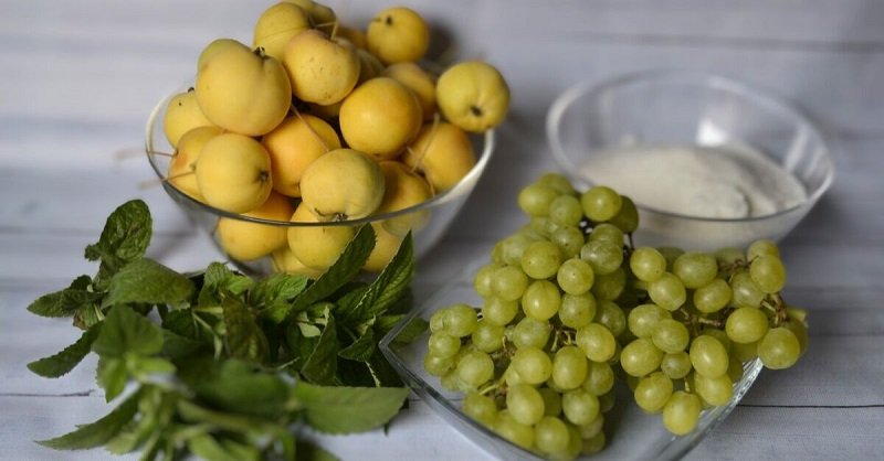 Яблоки с виноградом в сиропе: рецепт на зиму - Со Вкусом