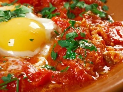 Яичница по-израильски: как приготовить ароматную шакшуку