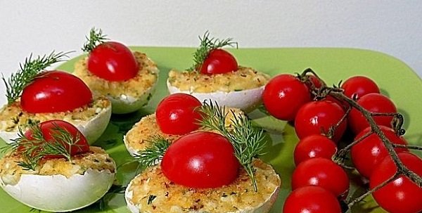 яйца, жаренные в скорлупе