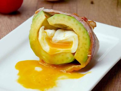 Яйцо пашот с авокадо