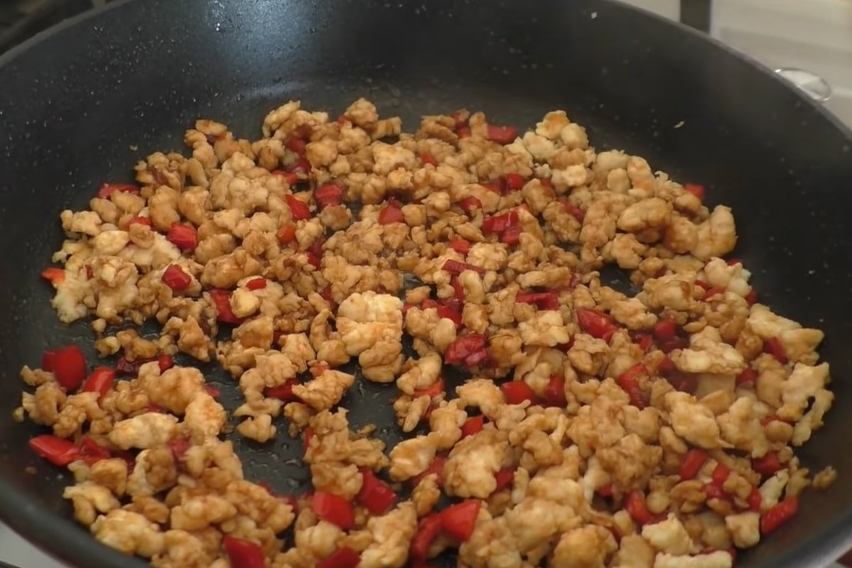 куриная начинка на сковороде