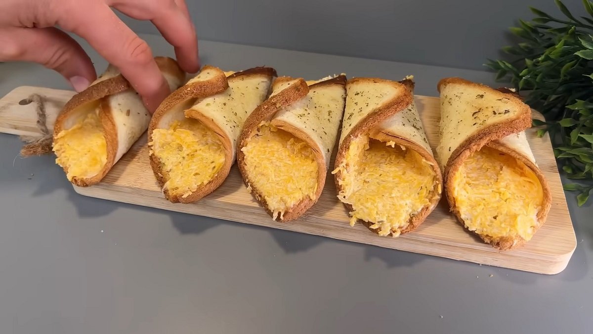 «конвертики» с сырной начинкой