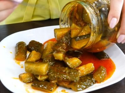 Закуска из огурцов, чеснока и кетчупа: рецепт на зиму