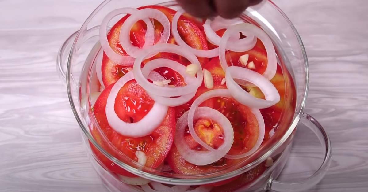 помидоры с луком