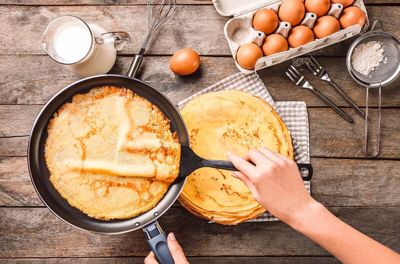 выпекание блинов