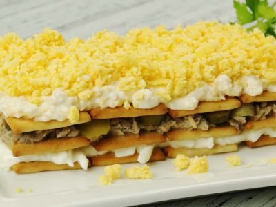 Закусочный торт из крекеров