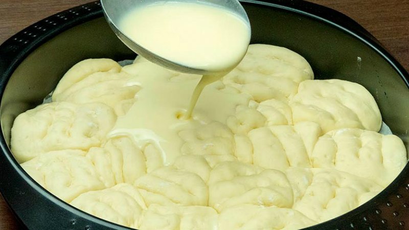 тесто в форме