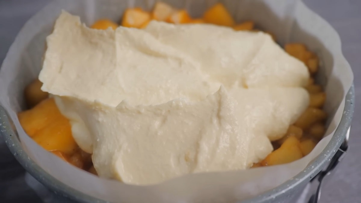 тесто и яблоки