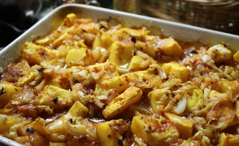 Запеченная пряная тыква, этапы приготовления, поливка