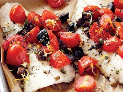 Запеченная треска с помидорами