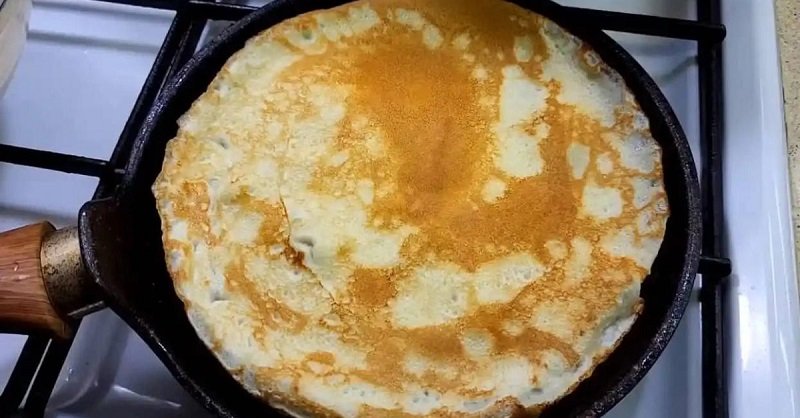 блины на сковороде