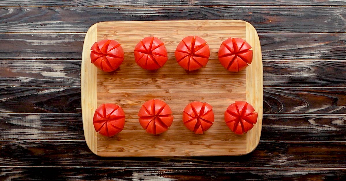 надрезы на помидорах