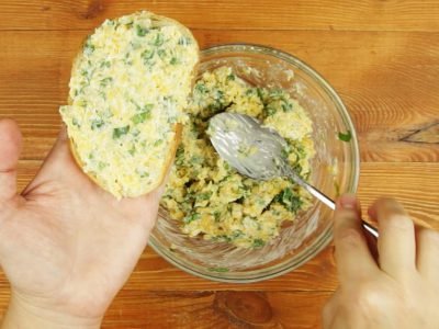 Запеченный хлеб с сыром