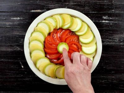 Запеченный картофель с кабачками