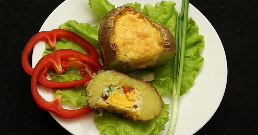 запечена картопля з яйцем - готуємо з покроковими фото