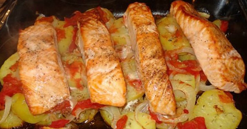 запечений з картоплею лосось - готуємо з покроковими фото