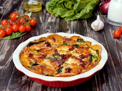 Запеканка из батата со шпинатом и сыром