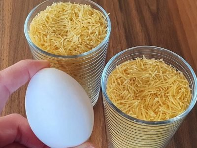 Запеканка из лапши с начинкой на сковороде