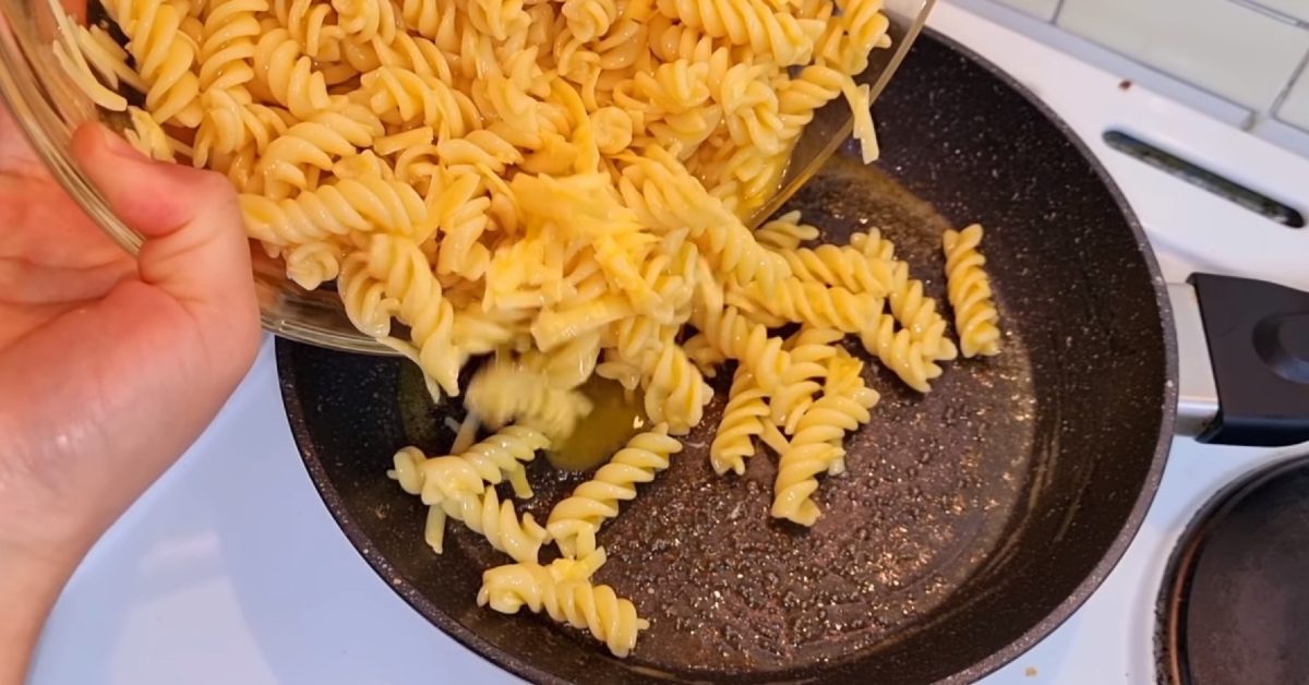 жареные макароны