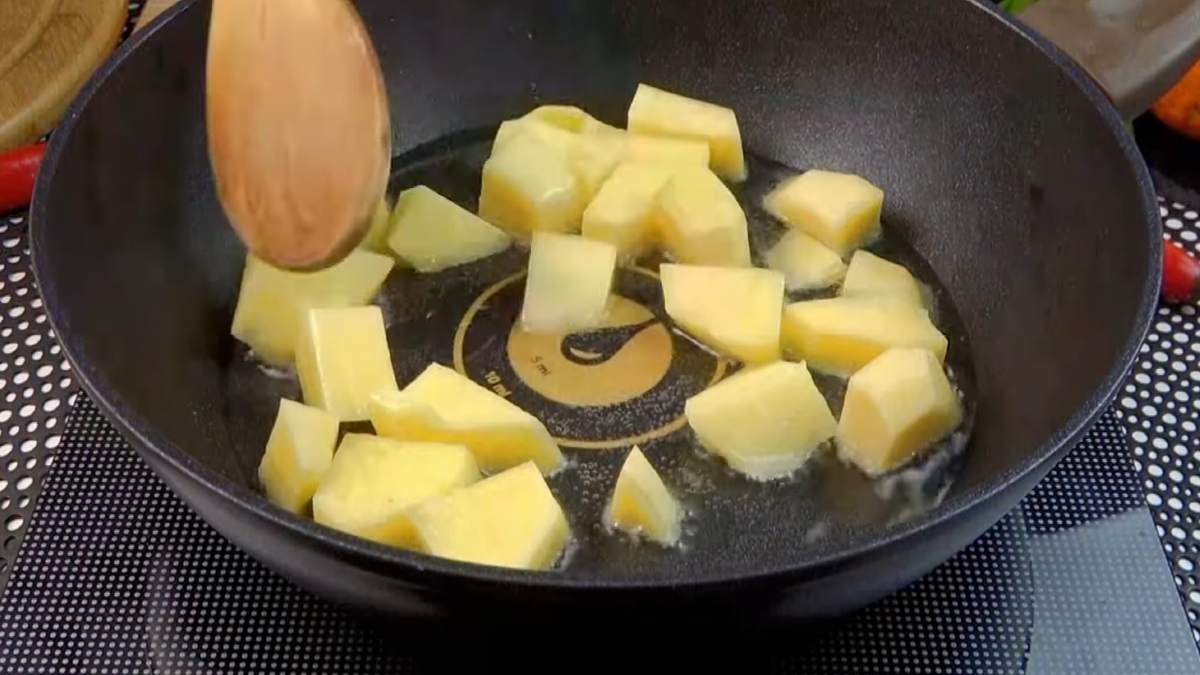 картошка на сковороде