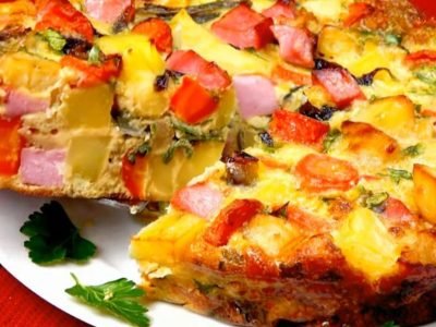 Запеканка из овощей с ветчиной: яркий закусочный пирог