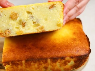 Запеканка из творога с изюмом