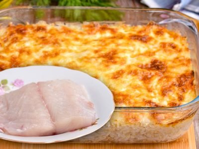 Сытная запеканка с рисом и рыбой
