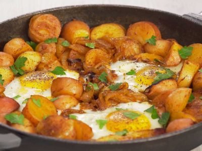 Жареная картошка с яйцом по-испански