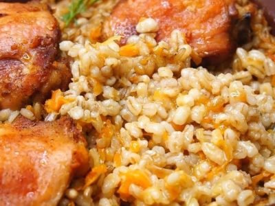 Жареная перловка с овощами — экономная альтернатива плову