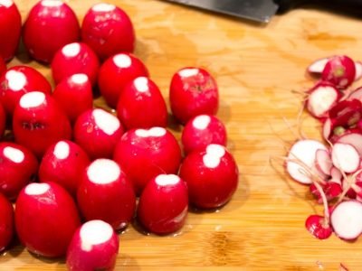 Жареная редиска со спаржей