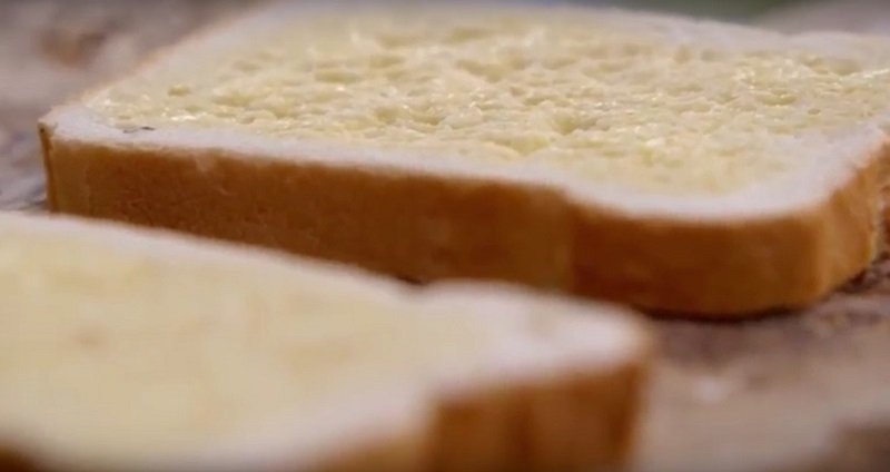 бутерброды с маслом