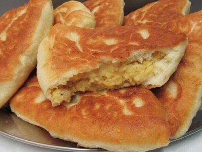 Жареные пирожки с горохом