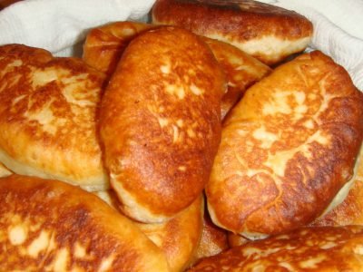 Жареные пирожки с капустой