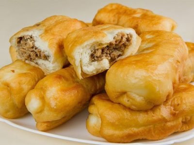 Жареные пирожки с мясом на дрожжах