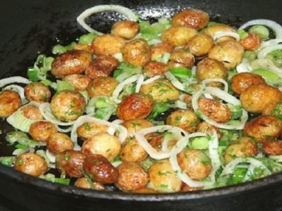 Жареный молодой картофель